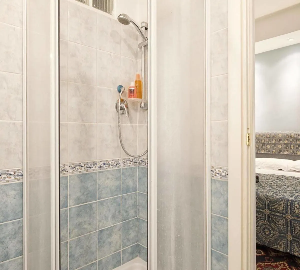 Gasthof Hotel Il Rosso E Il Blu Rom