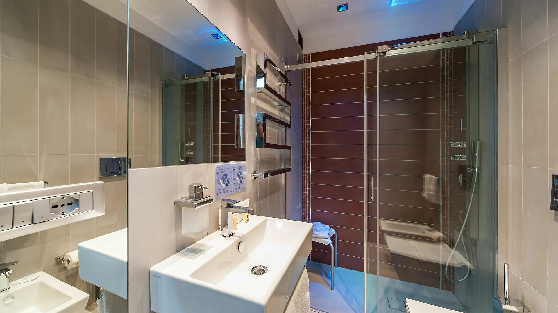 Gasthof Hotel Il Rosso E Il Blu Rom