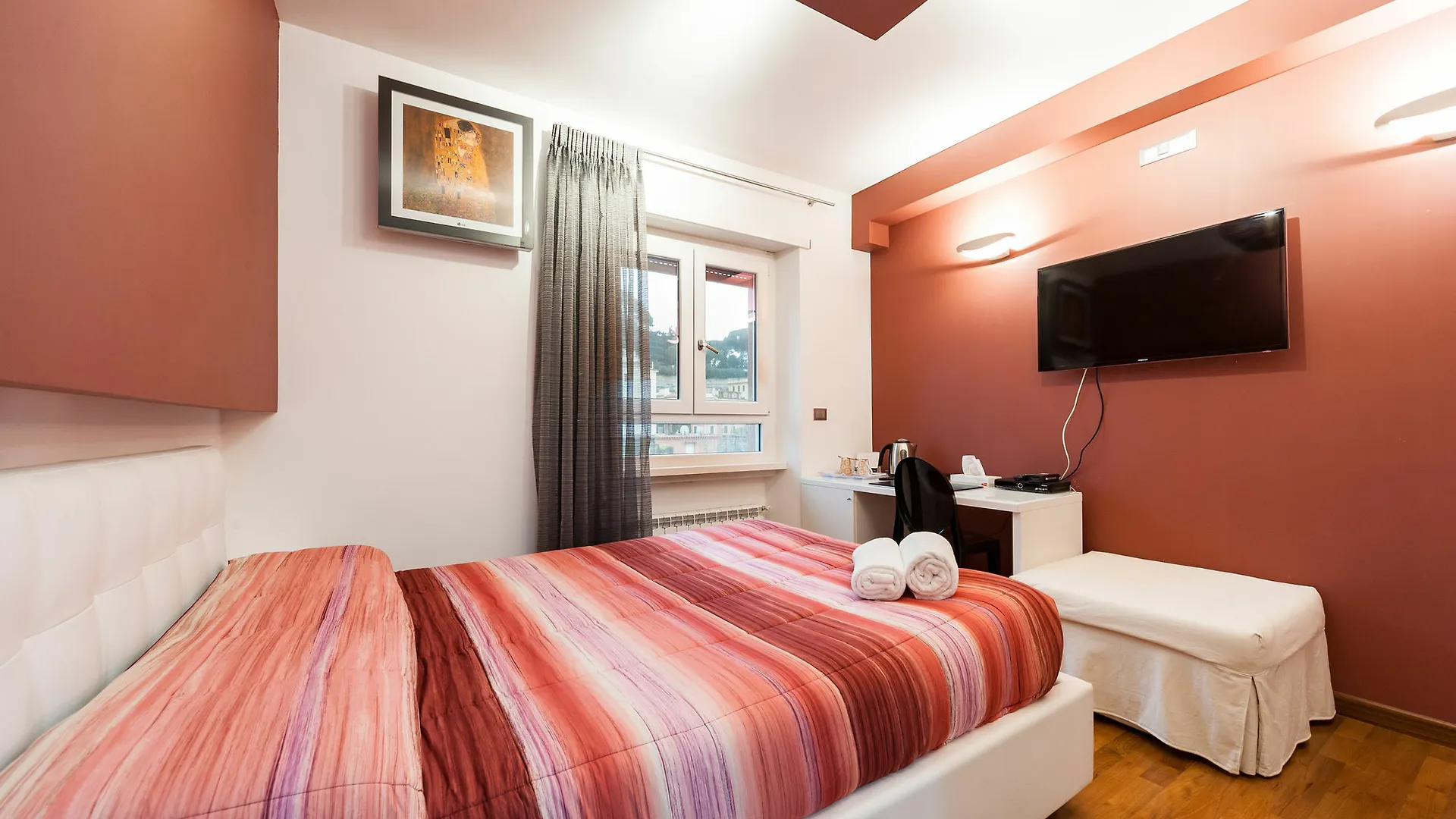 Hotel Il Rosso E Il Blu Rom Gasthof